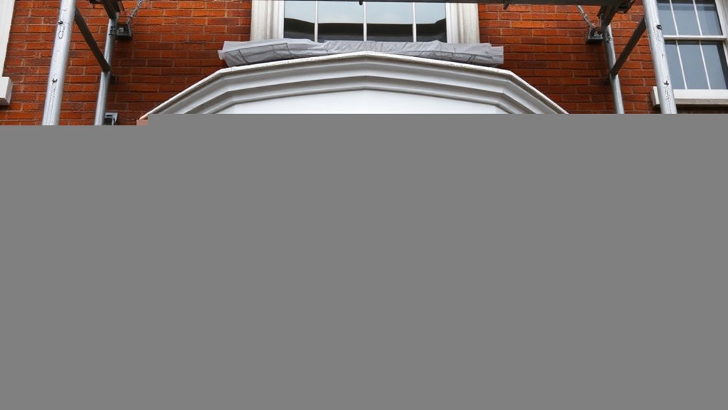Bay Windows Forest Hill